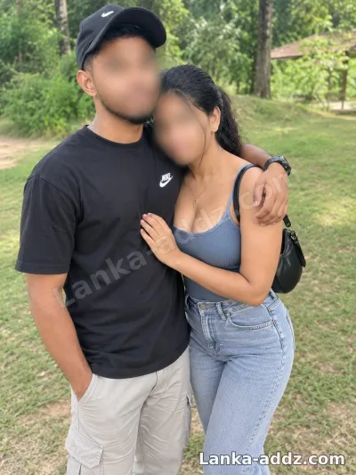 Couple show real fun, Companionship in Sri Lanka