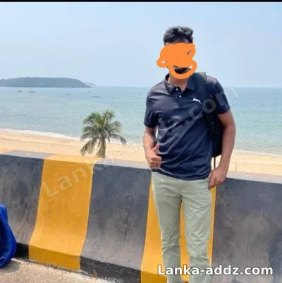 Looking for mature top male / bi couple/ bi mistress lady, Companionship in Kaduwela, Sri Lanka
