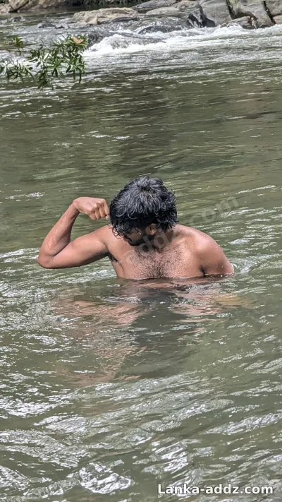 20 year young boy only girls, Companionship in Colombo, Sri Lanka