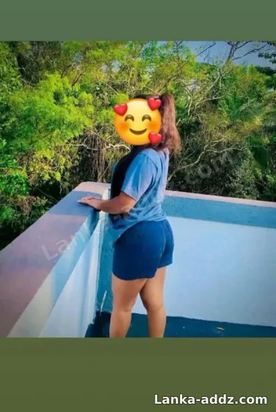 6500 WITH ROOM CHARGE KADAWATA KIRIBATHGODA WATTALA FULL SERVICE WORKING TIME 8, Companionship in Kadawatha, Sri Lanka