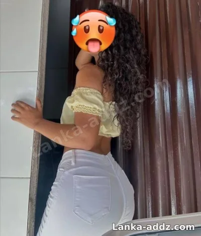 ❣️Young Girl - full Service Rs; 4000/= & Really Photos 😍Hi, am amisha ❤️am offic, Companionship in Pittugala, Sri Lanka