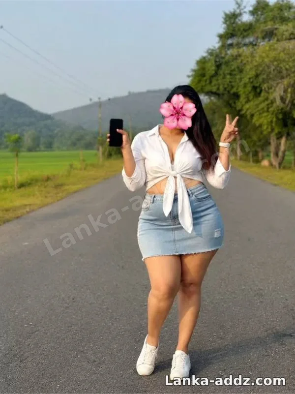 New Campus Girl Part time Job Jayawradanapura Kotte Mu Riyal Age 22, Companionship in Nugegoda, Sri Lanka